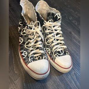 Converse Peace sign chucks Women’s size 12/ Men’s size 10 - used - sold as is